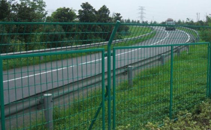 公路護欄網(wǎng)